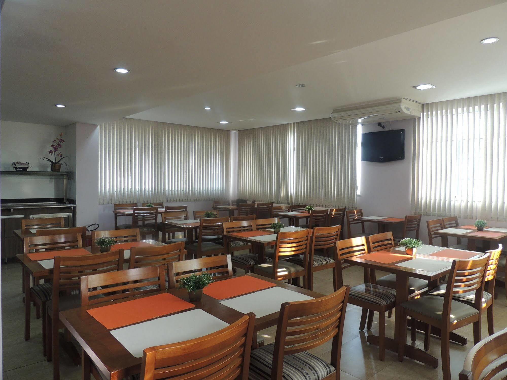 Luni Hotel