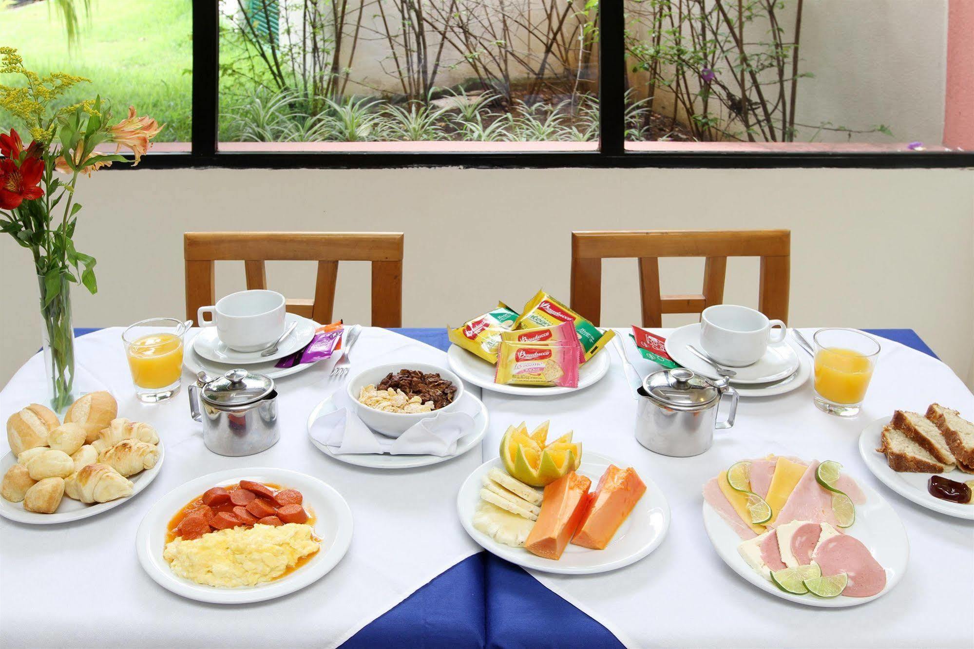 Hotel Travel Conde Luciano 3*