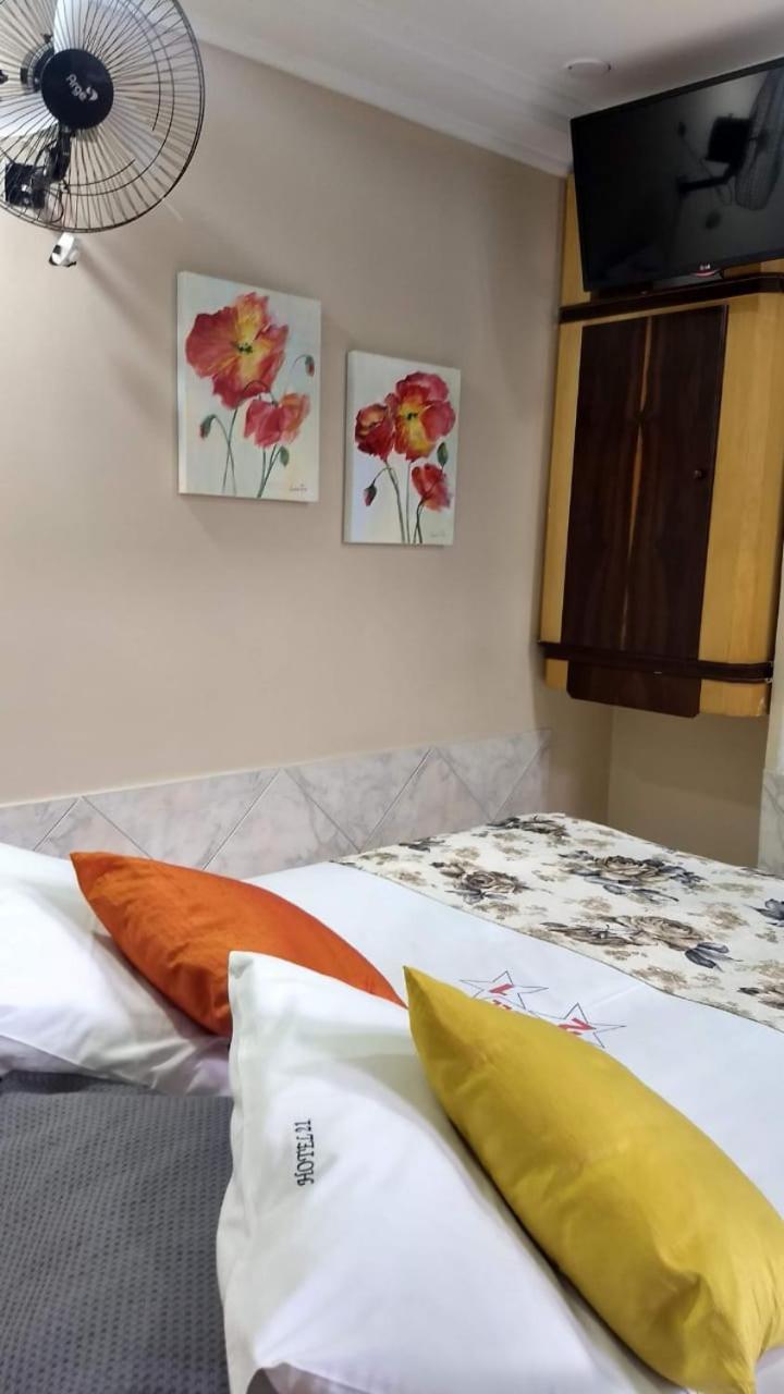 Hotel 21