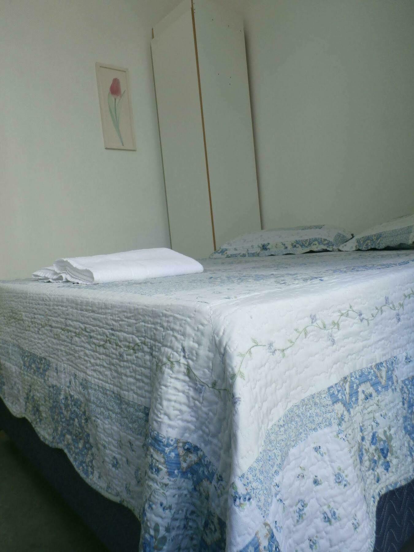 Balcony Hostel *