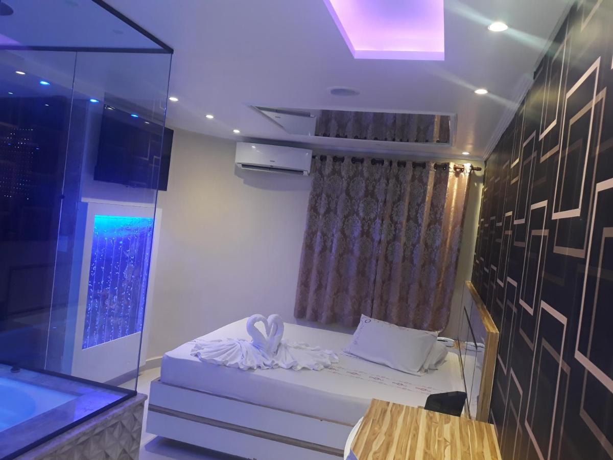 Hotel cinta Las Brisas *