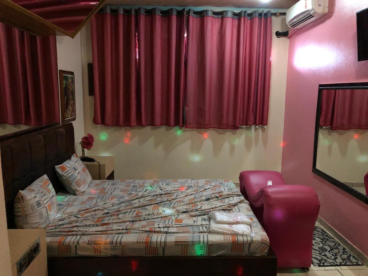 Medieval Hotel 2*
