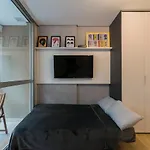 Lindo Studio Com Estacionamento E Internet !