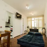 Apartamento aconchegante com estacionamento na 25 de março
