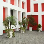 Requint Hotel