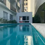 Flat De Luxo Centro Sp Com Piscina,Academia,Lavanderia,Garagem E Seguranca 24H