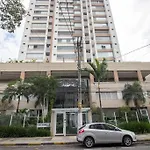 BHomy Pinheiros Moderno varanda e vista VR166