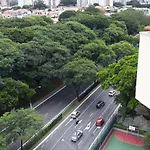Flat Com Sacada - Regiao Ibirapuera Proximo Varios Hospitais E Unifesp