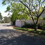 silencioso e arborizado