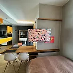Premium Studio 93 Tag Decor