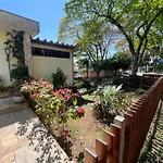A Casa Que Hospeda