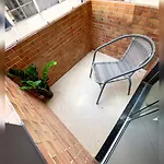 Chic Retrofit Design Com Vaga De Garagem