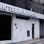 Hotel New House