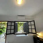 Casa De Tijolos Com Churrasqueira Vila Fechada