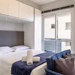 Studio Com Varanda + Vaga De Garagem + Ar Cond.