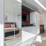 Downtown Republica Premium