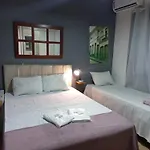 Garoa Hostel Party Bar