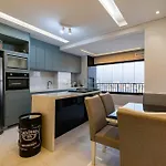 Apto Bras Com Piscina Proximo Ao Centro De Compras