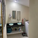 Quarto Feminino Proximo Ao Metro Expo