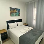 Sm1106 - Lindo, Novo E Super Bem Localizado