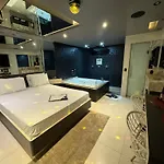 Prestige Motel 2