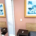 10 Studios