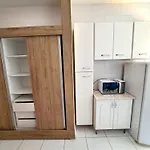 10 Studios