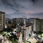 Apt Espacoso No Coracao De Sp - Brj143