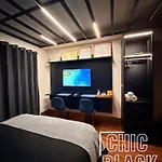 Chic Black Design - Zpinheiros