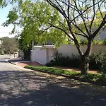 silencioso e arborizado
