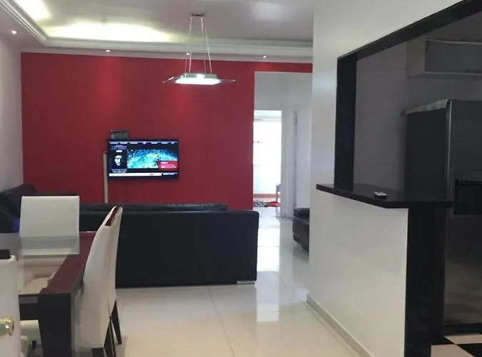 Apartamento Para Pessoas De Familia Ou A Negocio, Ap Grande 3 Quartos No Bras Proximo Igreja Mundial,Mercado Municipal, 25 De Marco, Templo Salomao, Metro Dom Pedro Ll, Bancos, Mercado E Etc