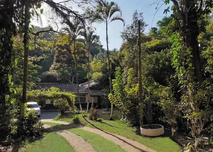 Linda Chacara, Sossego E Piscina