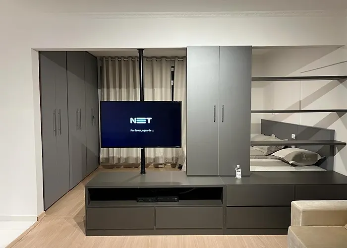 Apartamento Para Pessoas De Familia Ou A Negocio, Ap Lindo Aconchegante No Bras Proximo Igreja Mundial,Mercado Municipal, 25 De Marco, Templo Salomao, Metro Dom Pedro Ll, Bancos, Mercado E Etc