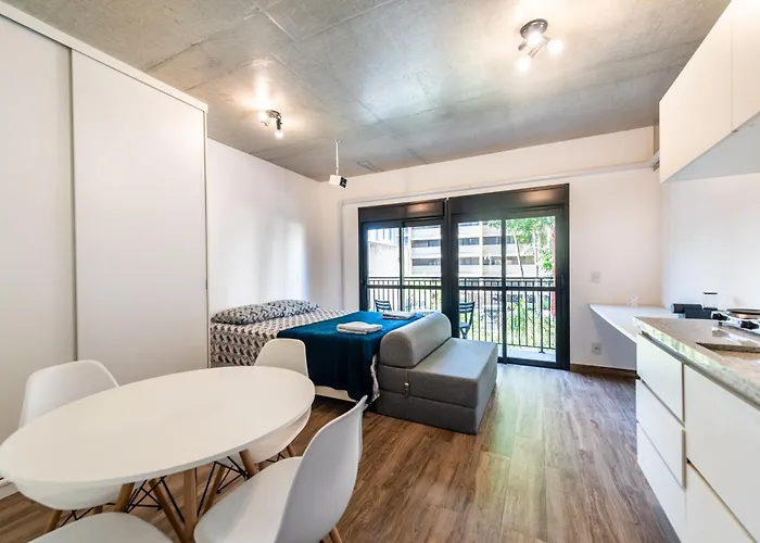 21 - Cozy New Studio, Movie Screen