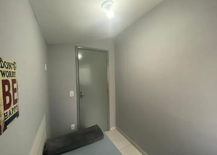 Quarto Feminino Proximo Ao Metro Expo
