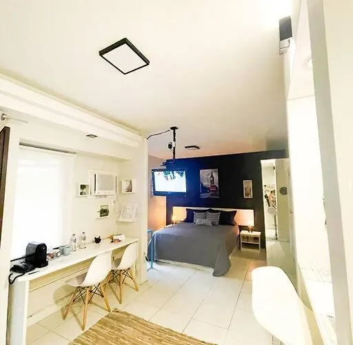Flat Moema Com Varanda,Lazer,Servicos E Vaga