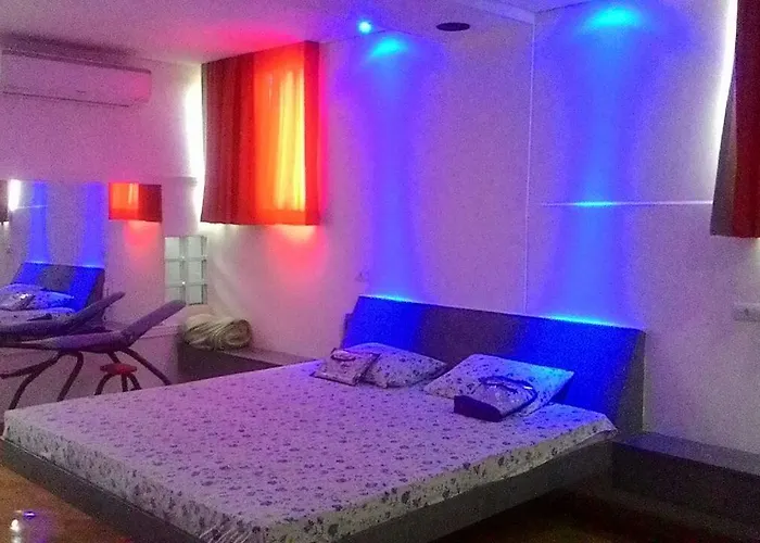 Mont Star Hotel / Motel