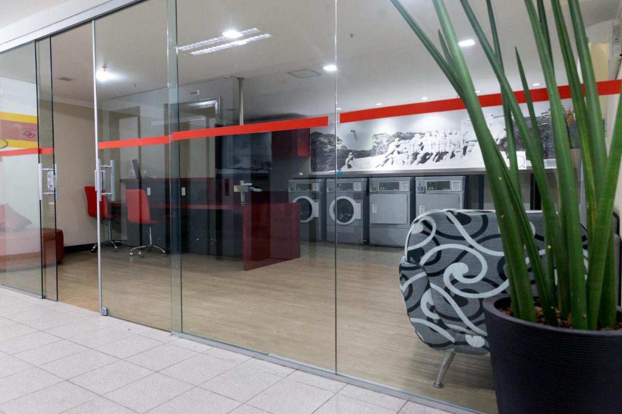Hotel Excelente Flat Proximo Ao Shopping Ibirapuera Sao Paulo