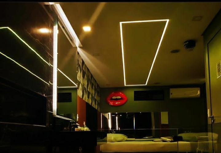 Crush Motel *