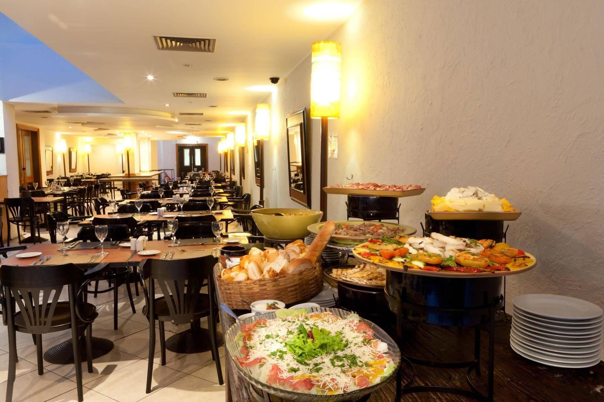 Estanplaza Nacoes Unidas Hotel 4*