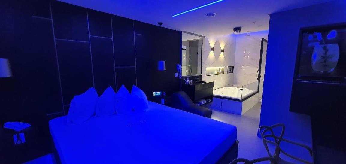 Crush Motel