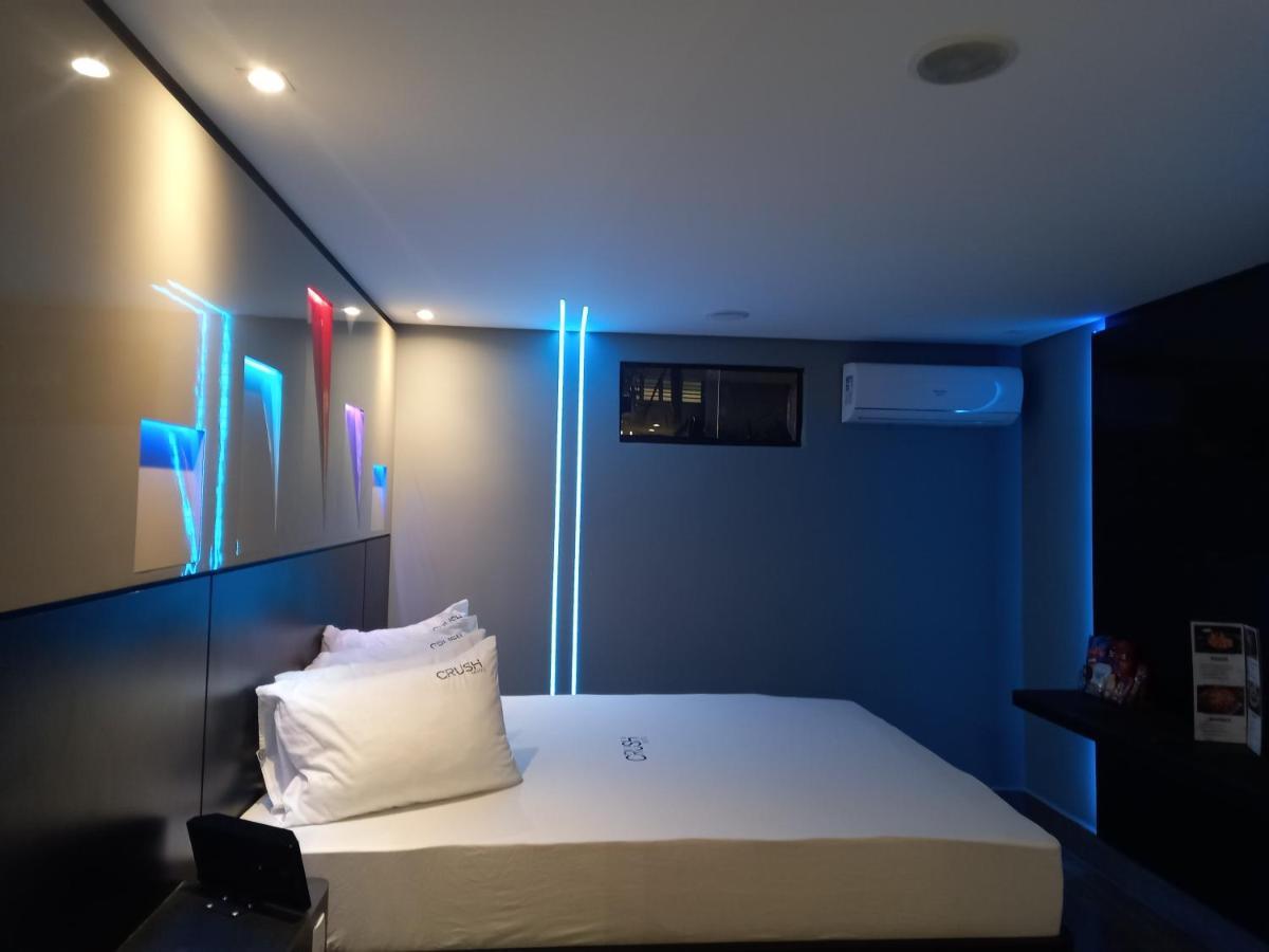 Crush Motel