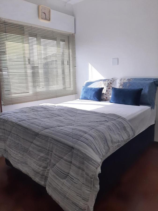 Apartamento Aconchegante Com Estacionamento Na 25 De Marco *