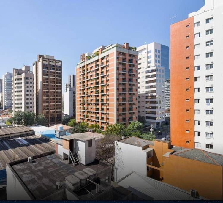 Espacoso Em Pinheiros Ao Lado Do Metro Apartment