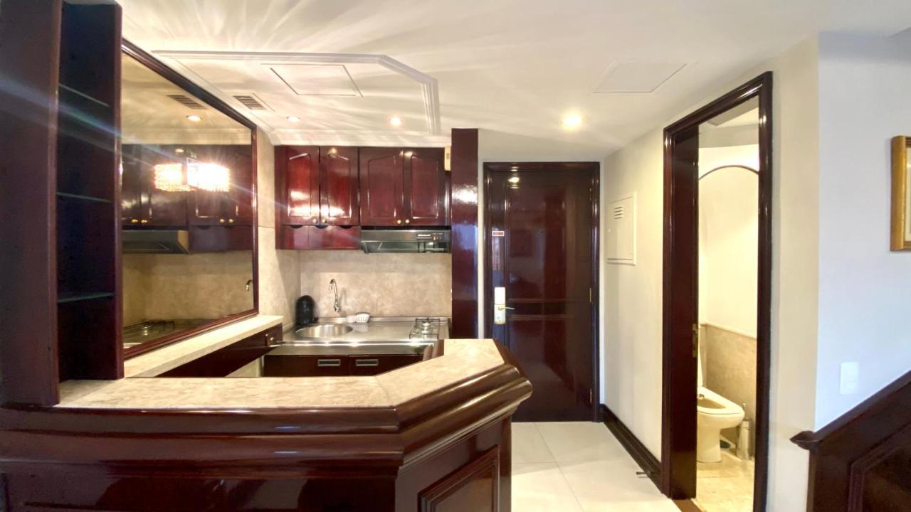 Anora Spaces - Strawinski Apartment