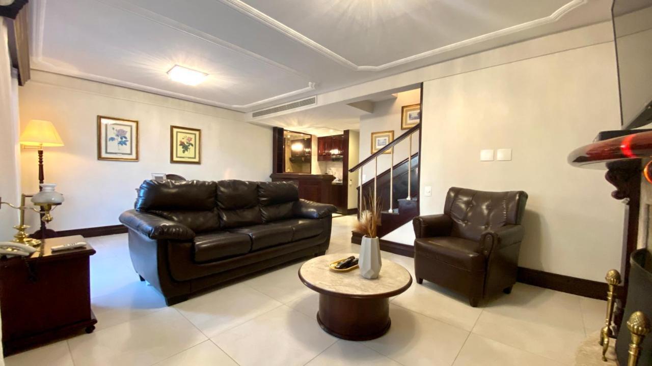 Anora Spaces - Strawinski