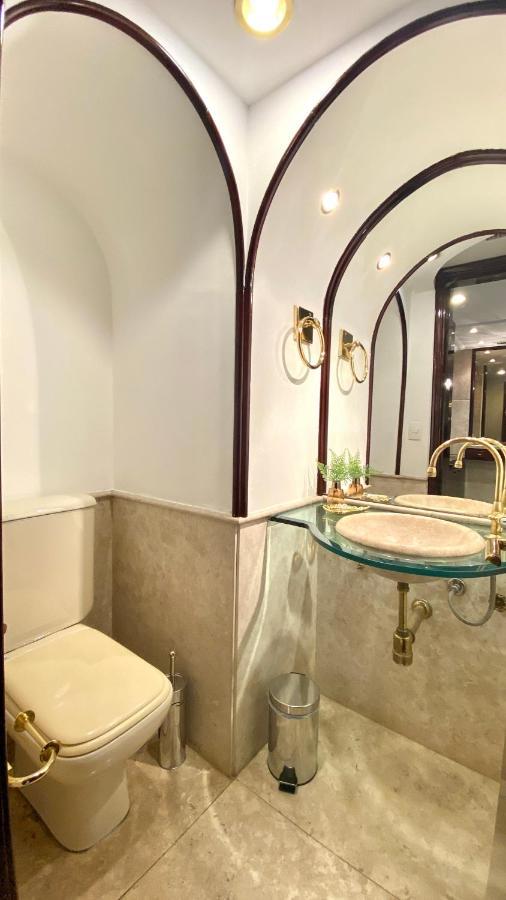 Anora Spaces - Strawinski