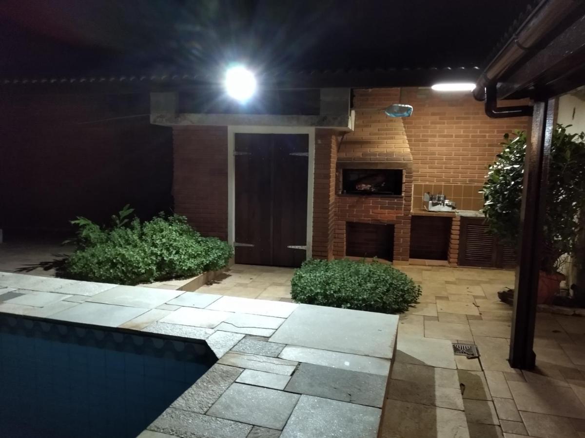 Casa Com Piscina Em Condominio Fechado No Guaruja *