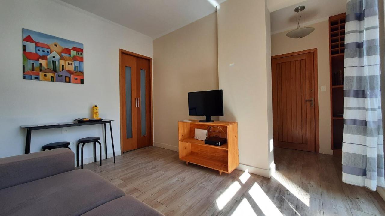 Apt De 2 Quartos, 3 Quadras Av Paulista E Wi-fi 250 Mbs Sao Paulo