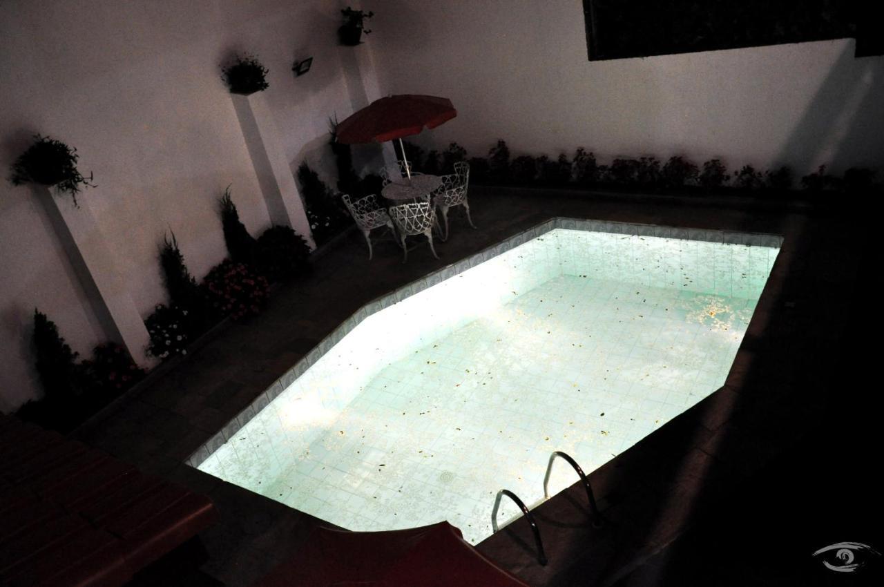 A Casa Que Hospeda